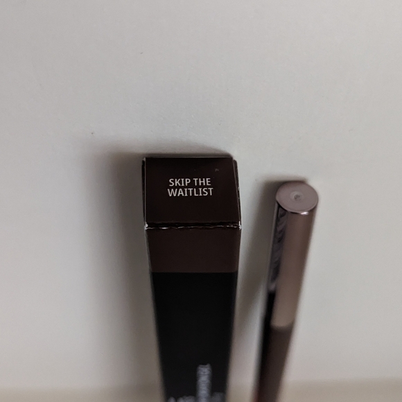 MAC Colour Excess Gel Pencil Eye Liner - Skip The Waitlist - Picture 2 of 2